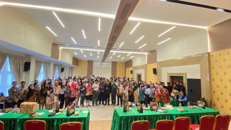 Peringatan Hari Guru oleh STIKes Mitra Sejati